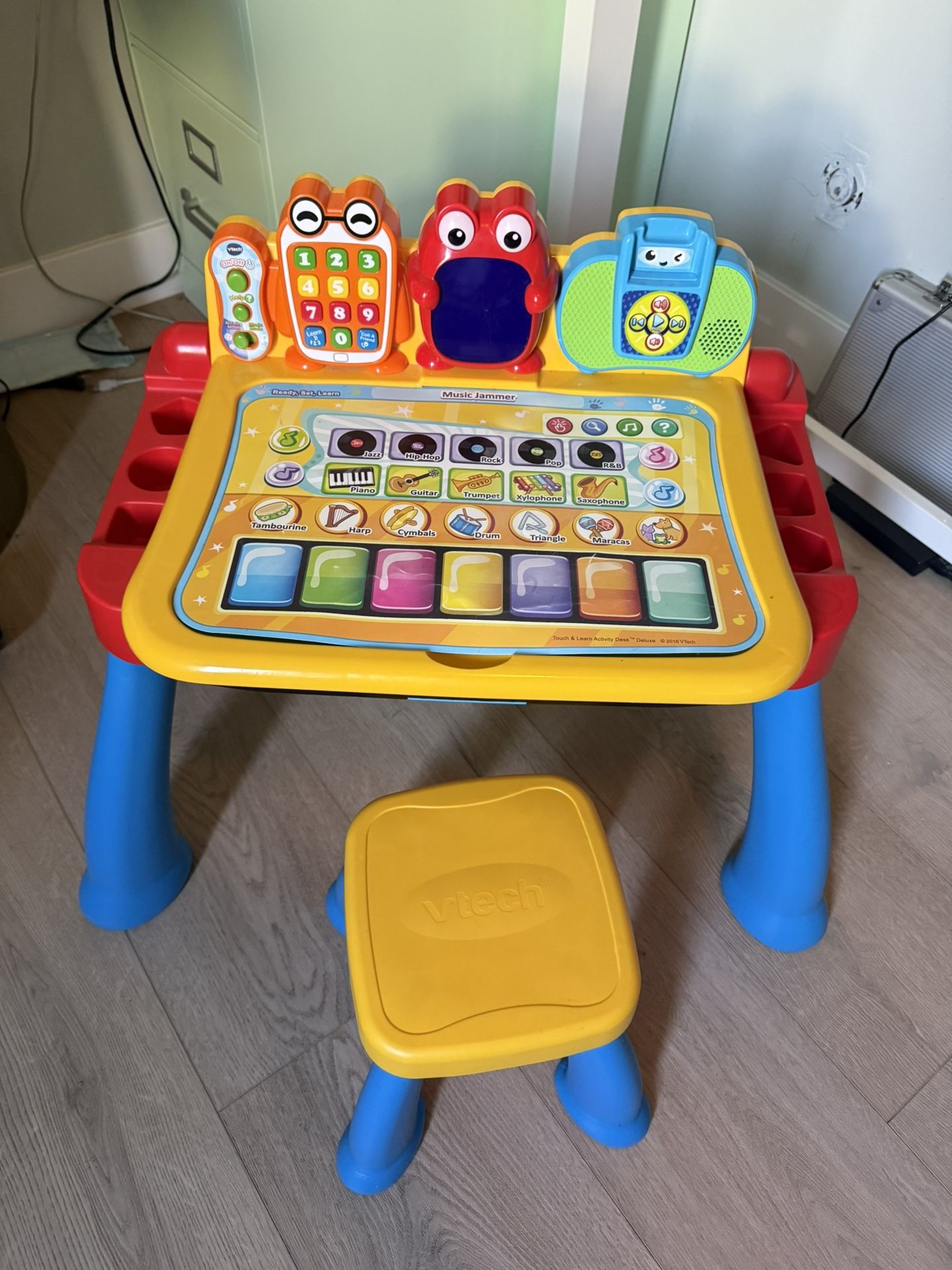 VTech Touch and Learn Activity Desk Deluxe