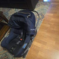 Nuna Infant Car Seat With Base 