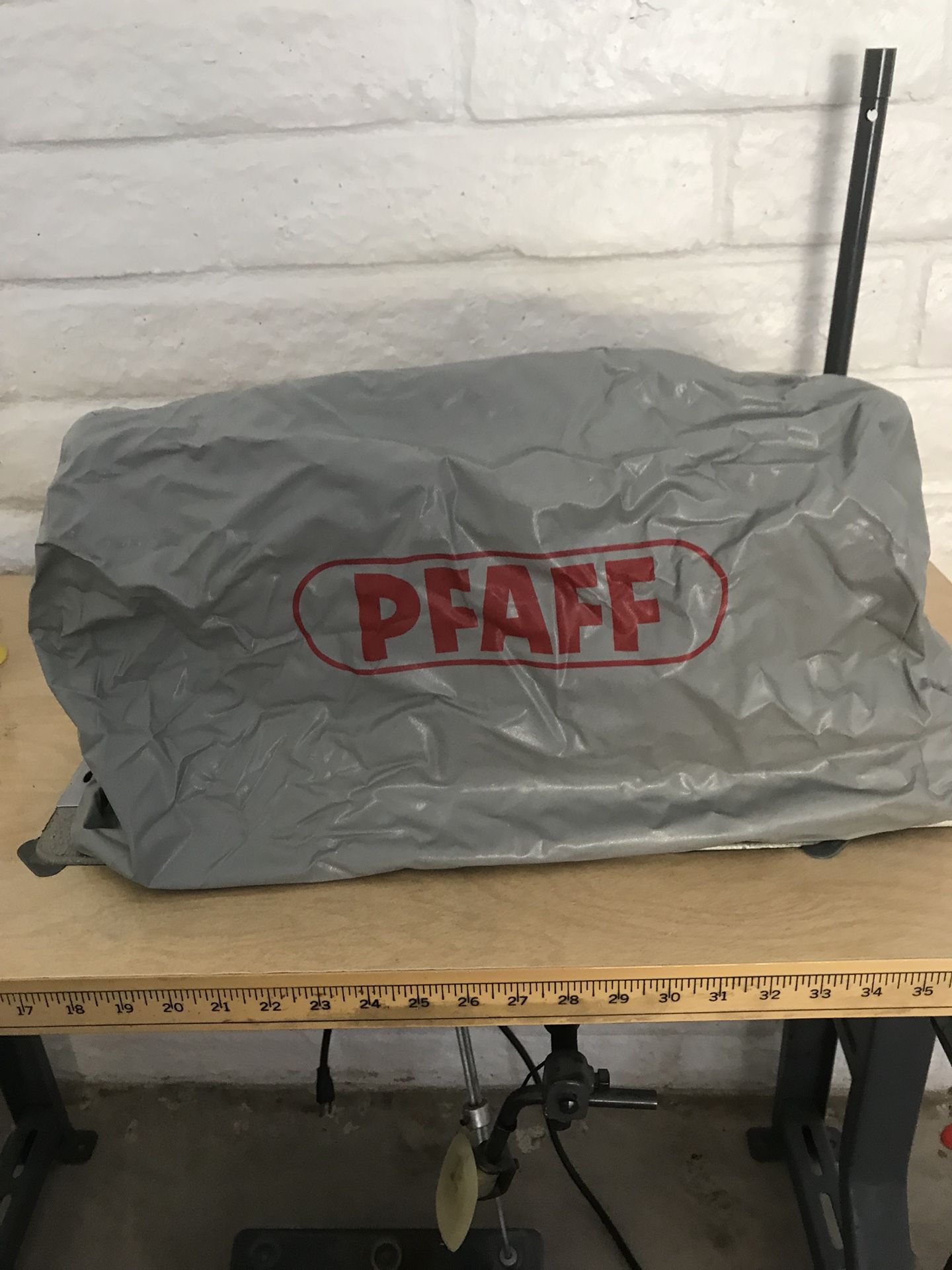 PFAFF industrial commercial sewing machine model 138 for Sale in Phoenix, AZ OfferUp