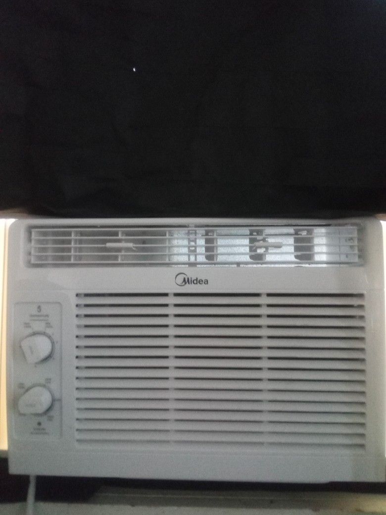 AC Unit MIDEA