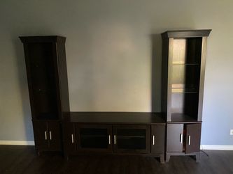 Entertainment center