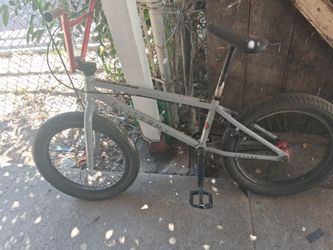 Elite bmx bike