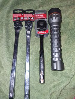 Great Deal - Craftsman 1/2"Pear Head 3/8" Long Handle 3/8" Flex-Head Ratchet & Flashlight / All For