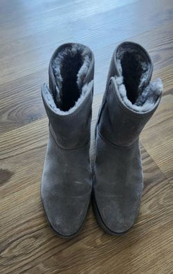 Women UGG SZ 9
