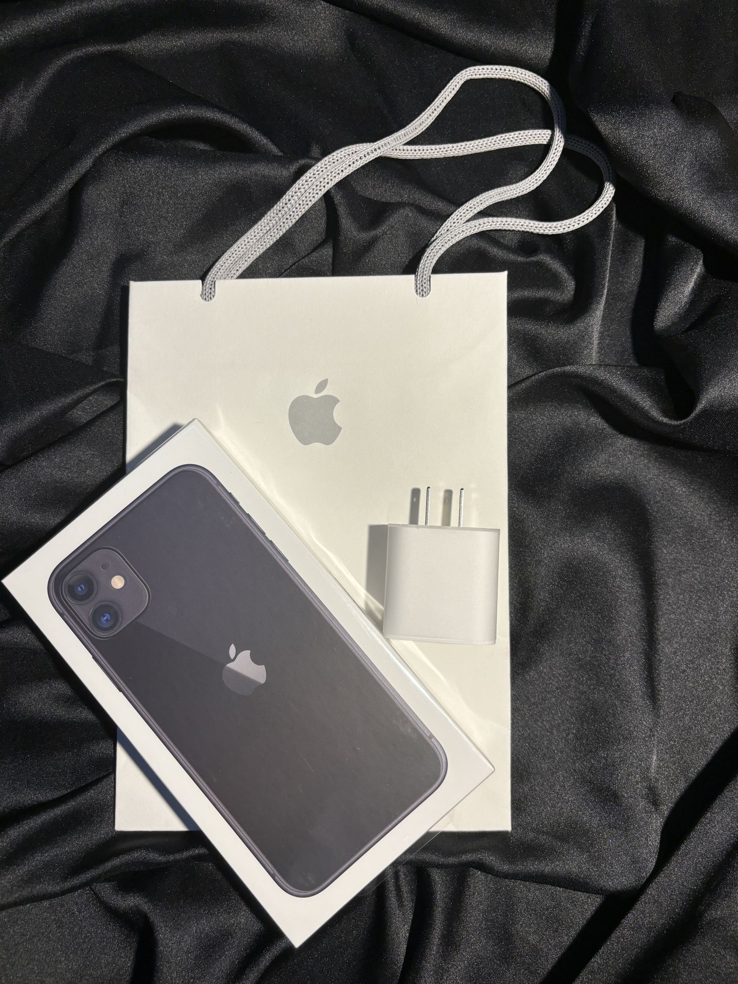 iPhone 11 Black 64 GB (Unlocked)