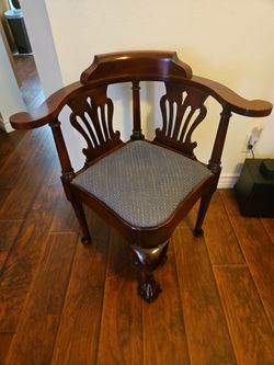 Claridge Corner Chair,  It's Gorgeous!!