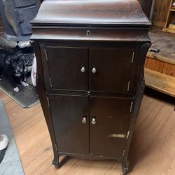 Victrola Record Player