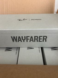 Ray-Ban Meta Wayfarer Gen 1 AI Glasses | Graphite Green Transitions