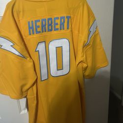 Justin Herbert Nike size 2xl jersey 