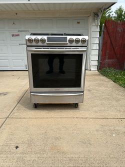 Samsung 30 Inch Slide-In Gas range with oven