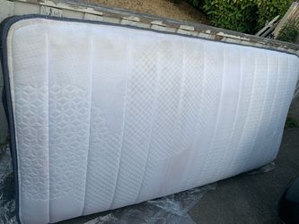 Twin mattress