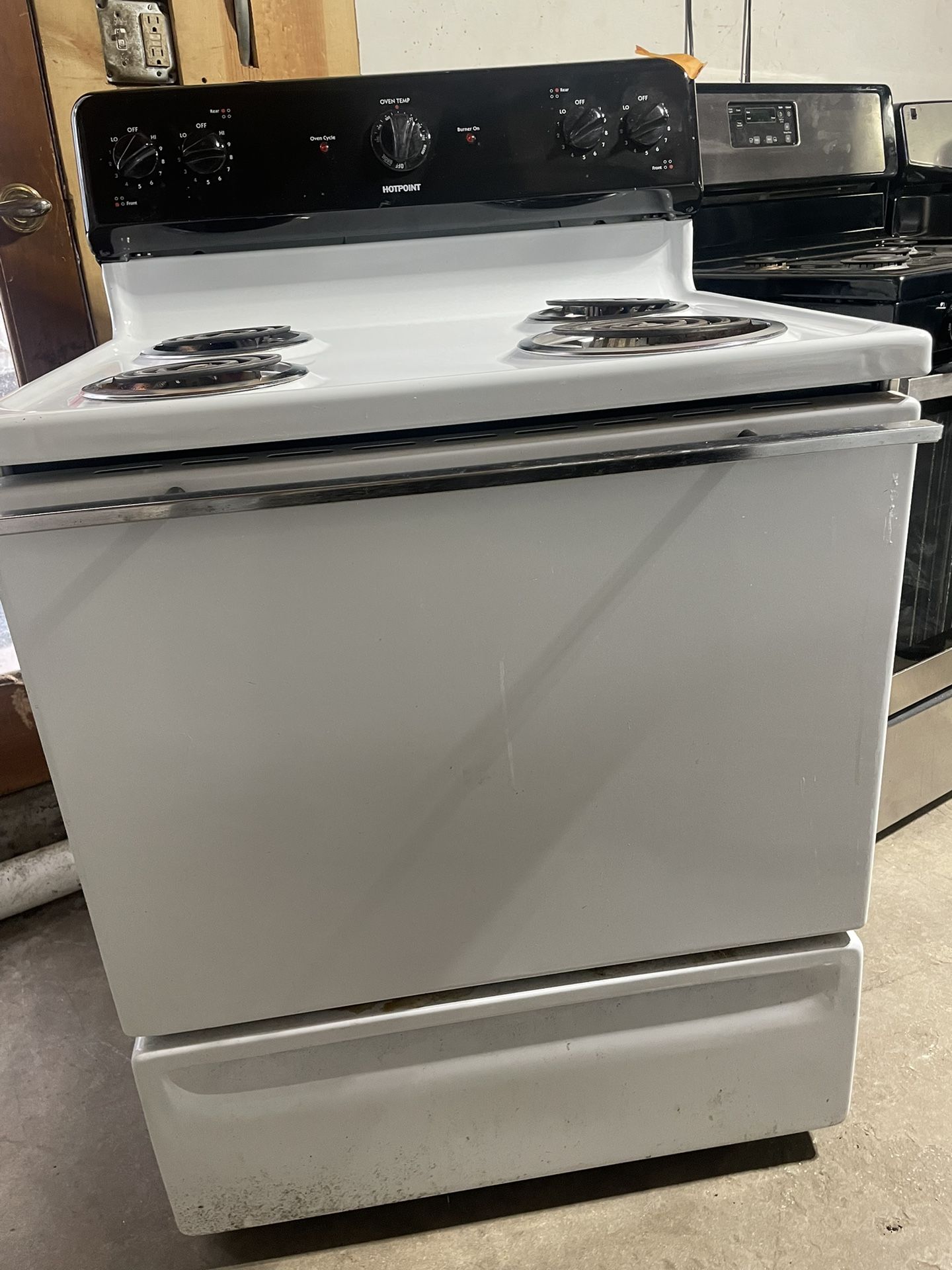 Used Electric Stove Hot Point 
