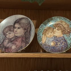 2 Hibel Plates and Hibel Museum of Art Date Book