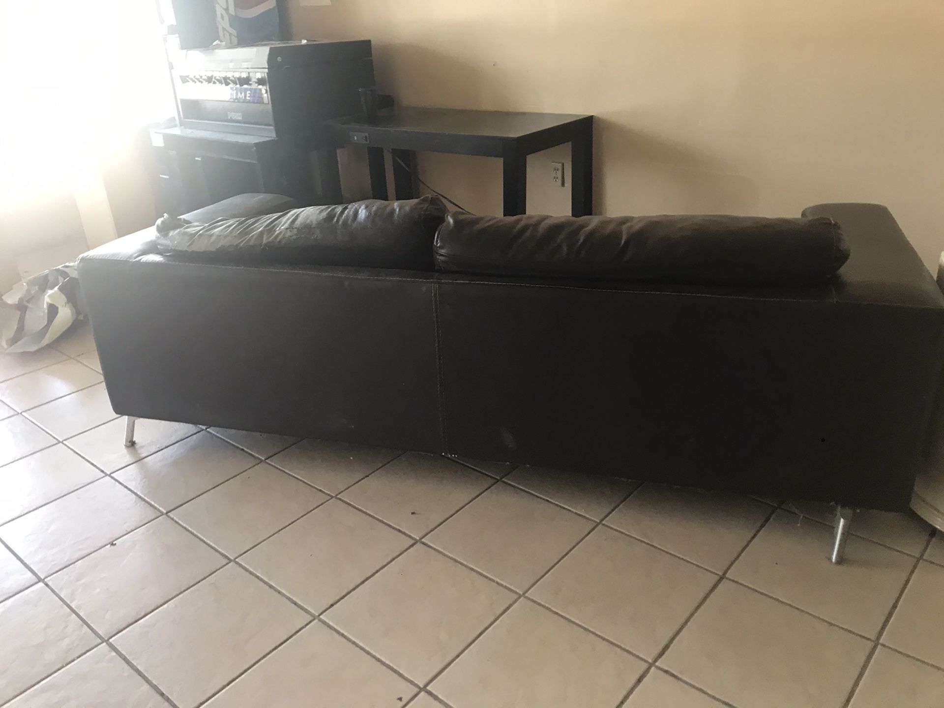 FREE FREE COUCH