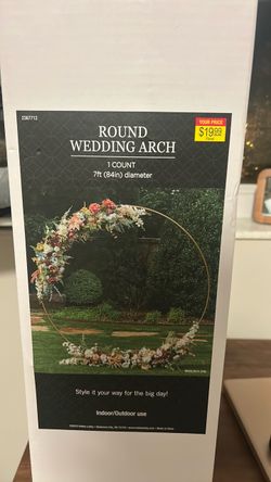 Round gold decorative arch