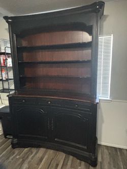 Hooker funiture hutch