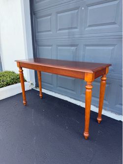 Solid Wood Traditional Style Console Table