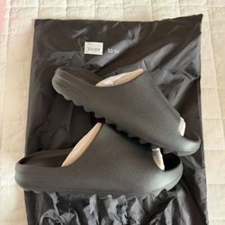 Black YS 01 Yeezy Slide 