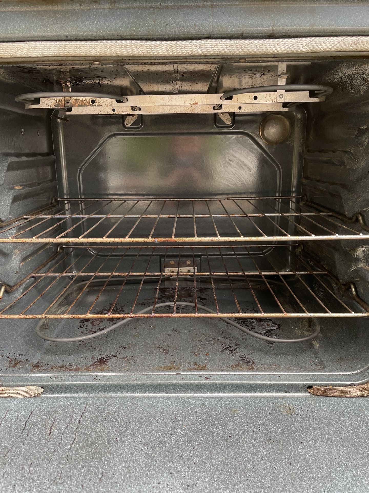 Whirlpool Super Capacity 465 Stove oven for Sale in Seattle, WA OfferUp