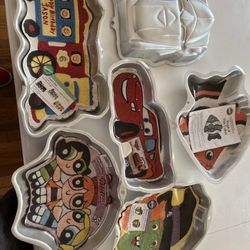 Wilton Cake Pans (6)