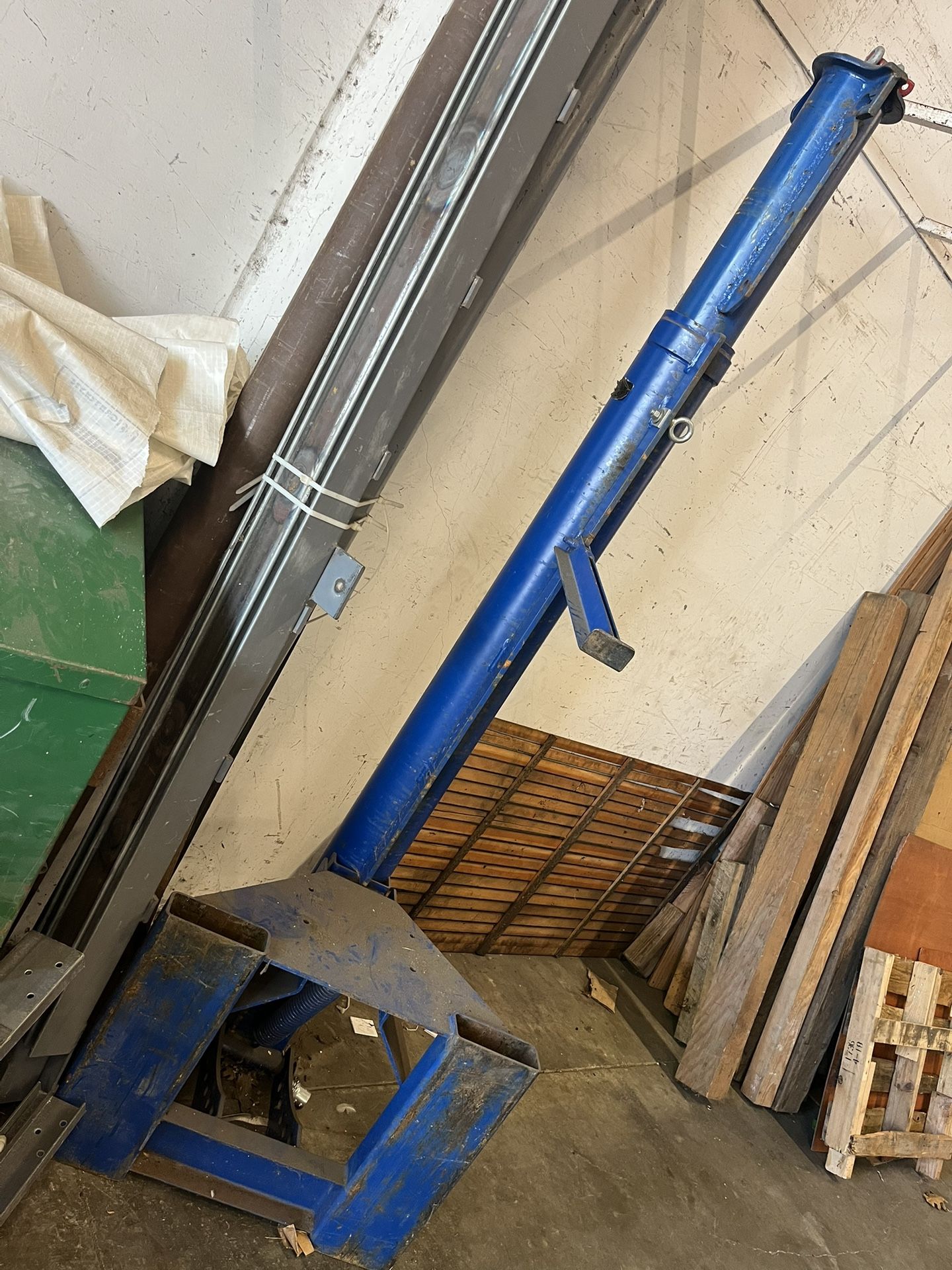 VESTIL TELESCOPING FORKLIFT BOOM