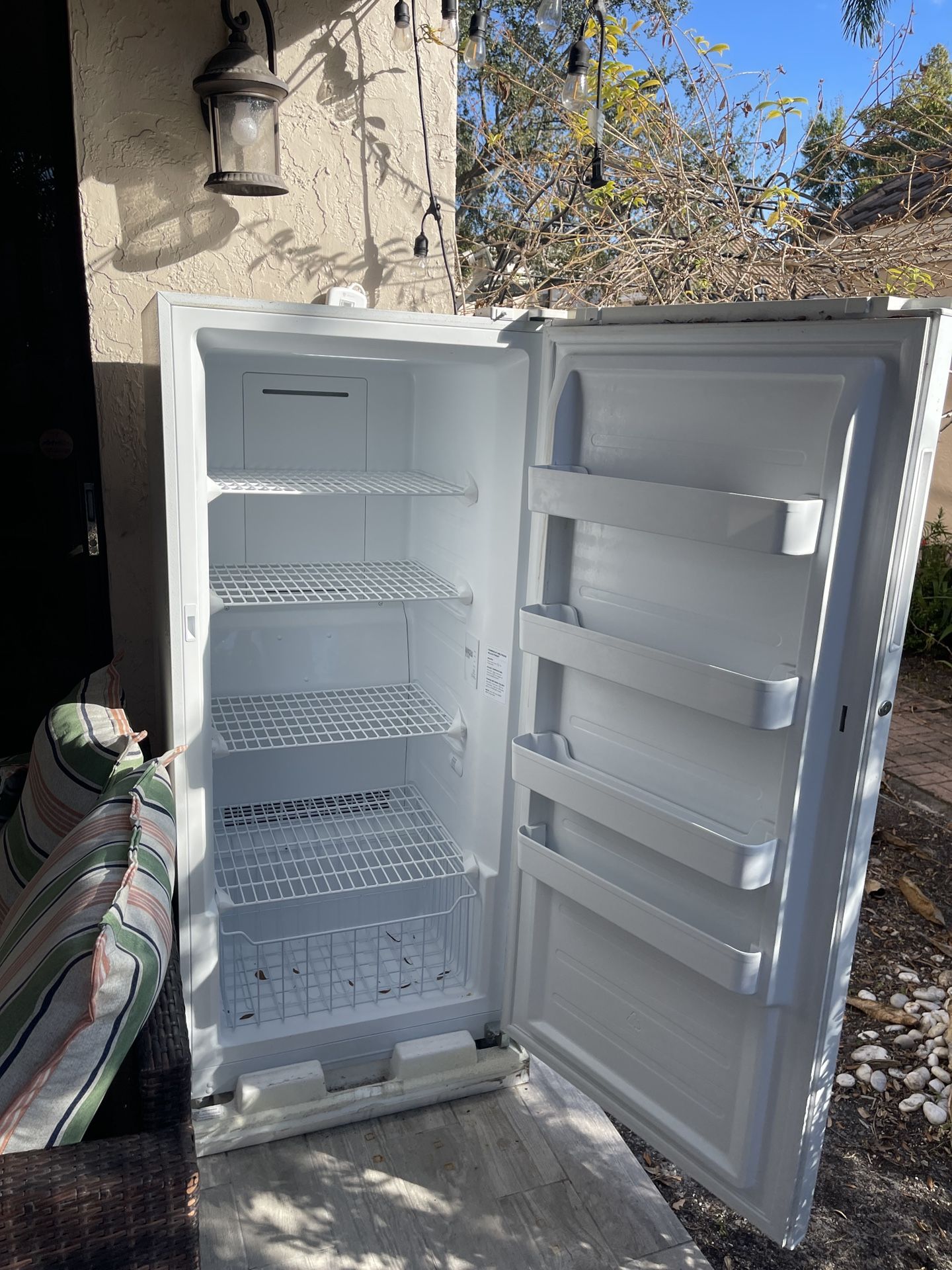 Upright Freezer & Refrigerator Midea 13.8-cu ft Convertible 13.8 CU outdoor / indoor