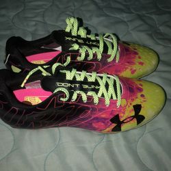 Brand NewSize 8 Under Armor Cleats (Don’t Blink )