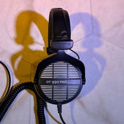 Beyerdynamic DT 990 Pro Open back Studio headphones