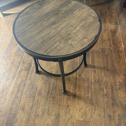Round End Table – Black Metal & Wood Finish