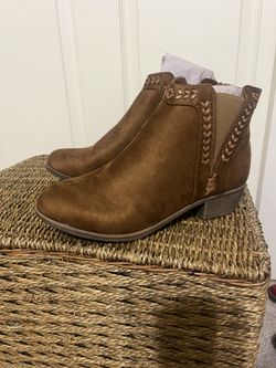 Olive Street Ladies Suede Boots