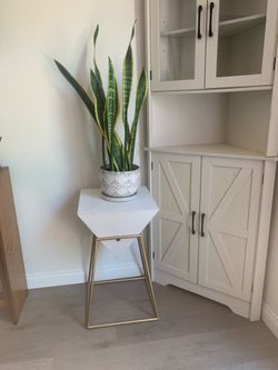 White Geometric Wood End Table with Gold Metal Stand