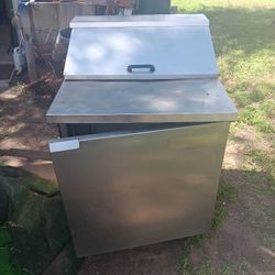 Refrigerated TRUE Tabletop Prep.