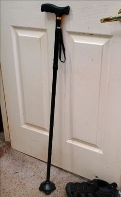 Adjustable Self-Standing Cane – Pivoting Quad Base