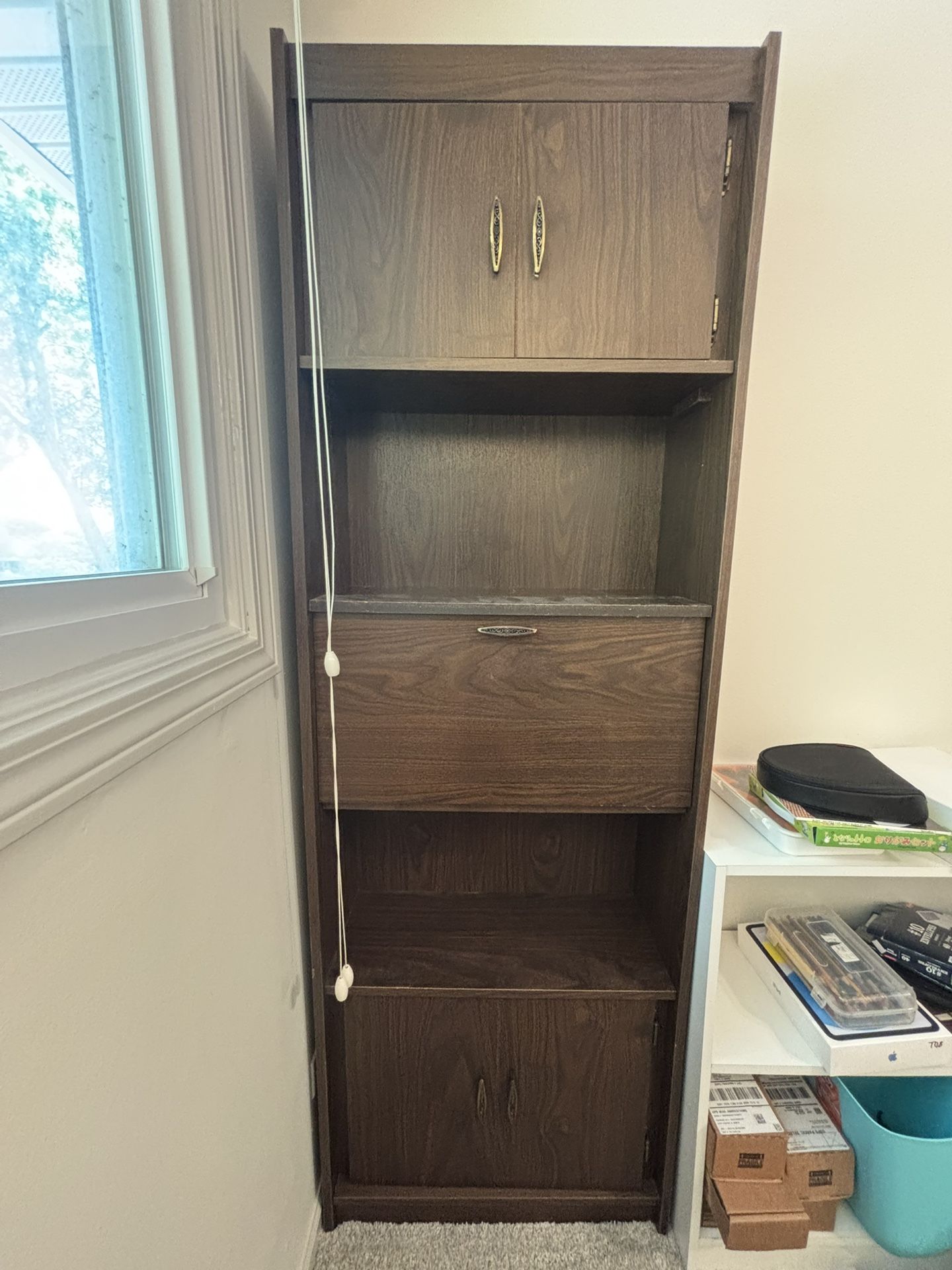 Sturdy 6’ Bookshelf with Writing Desk
