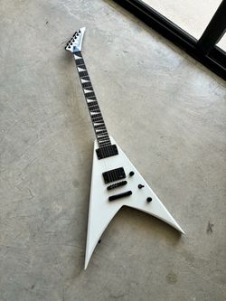 Used Jackson pro series king V