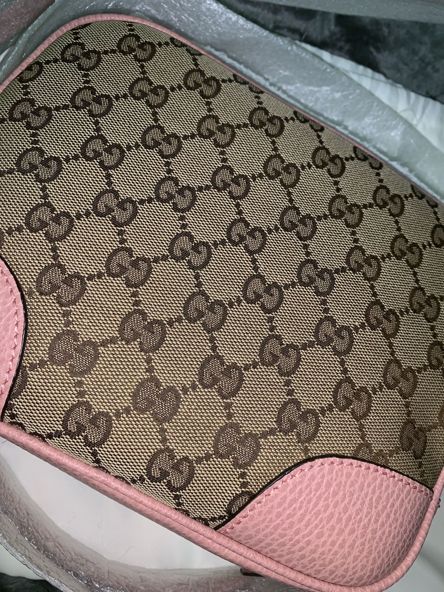 Gucci pink body bag