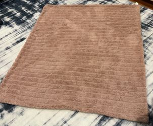 Textured Faux Fur Reversible Throw - Pink