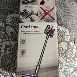 Cordless Dyson V8 (never Used) 