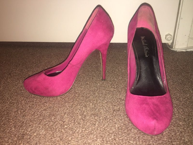 Velvet pink heels