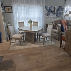 Beautiful 4 Chair Dining Set 