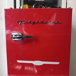 Mini Fridge 