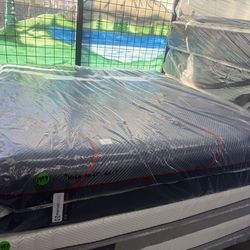 KING SIZE SEALY POSTUREPEDIC ELITE HYBRID “SOFT” MATTRESS & BOX SPRINGS BED SET