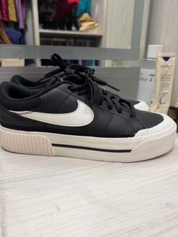 Nike shoes brand new size 9
