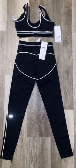 Alo Yoga Set (Medium)