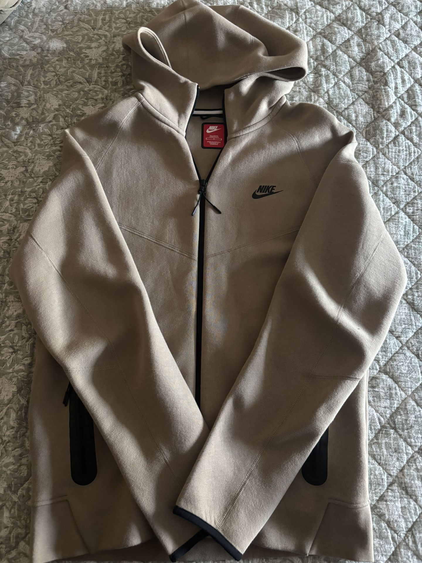 Nike Tech Hoodie (Tall)