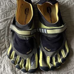 Vibram Fivefingers Men’s Shoes Size 45