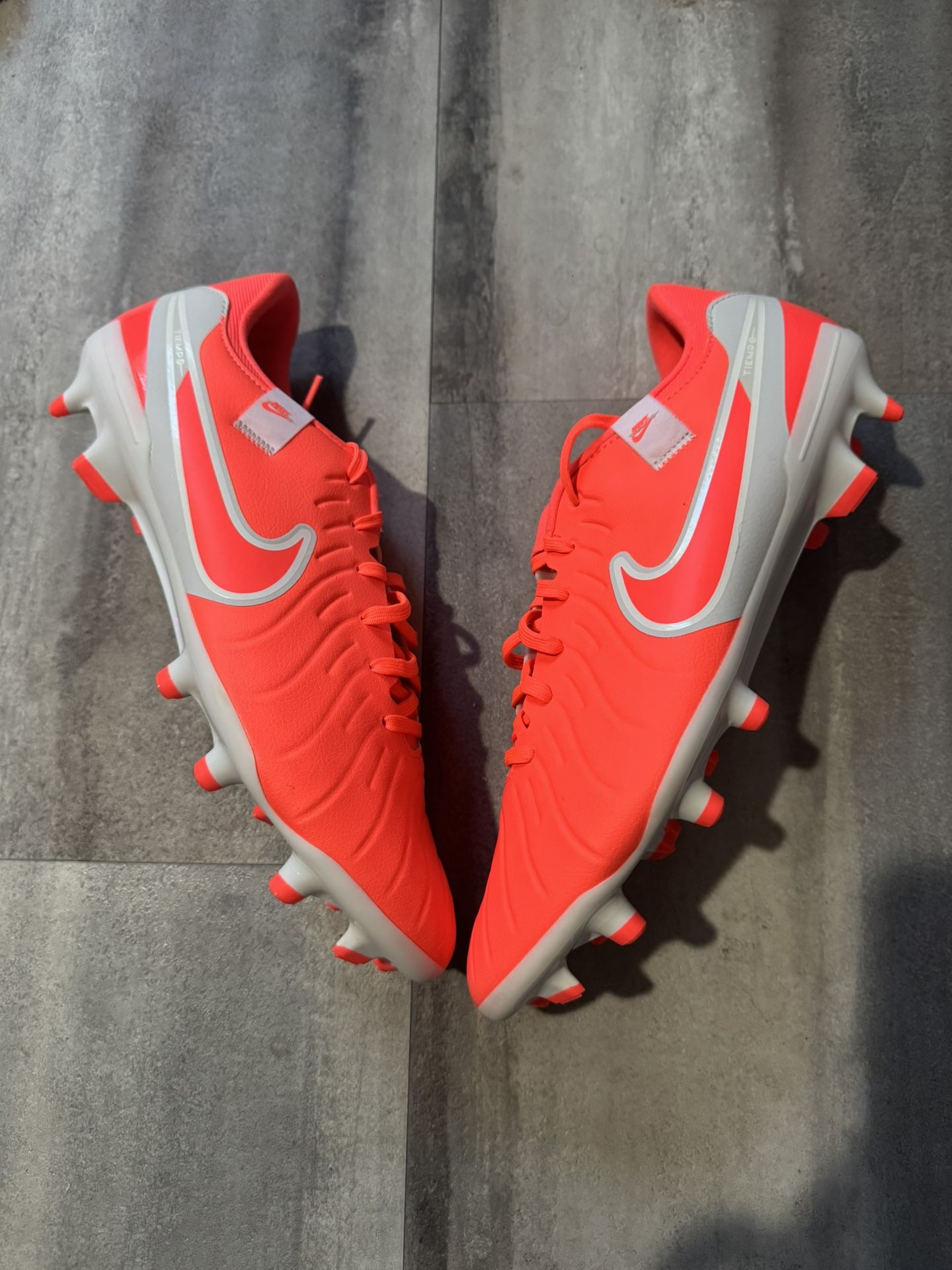 Brand New size 9 Nike tiempo legend 10 academy soccer cleats