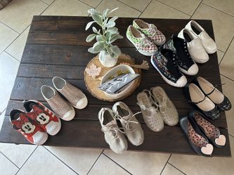 Girl Shoes Size 3 Youth , Far East 
