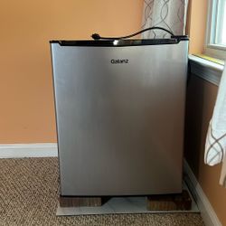 Mini Fridge Galanz Brand 
