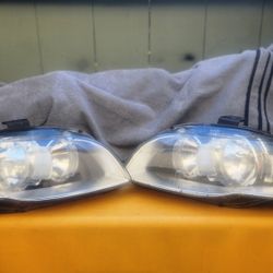 B7 2005-2008 Audi A4 OEM Headlight